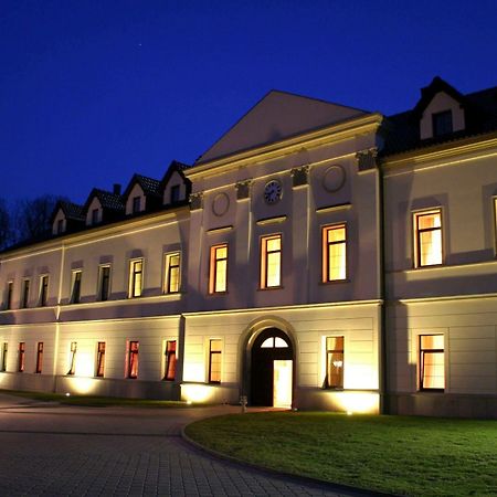 Zamek Kamenny Dvur Hotell Mostov Eksteriør bilde